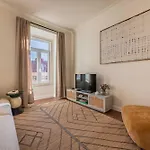 187 - Urban Hideaway - Sunny & Lisbon