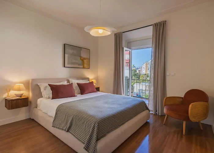 187 - Urban Hideaway - Sunny & Lisbona