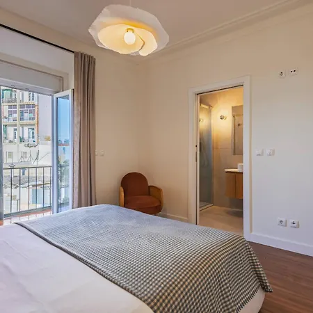 187 - Urban Hideaway - Sunny & *