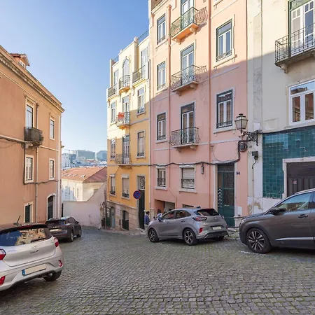 187 - Urban Hideaway - Sunny & Apartment